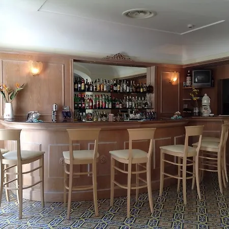 ホテル Hermitage & Thermal