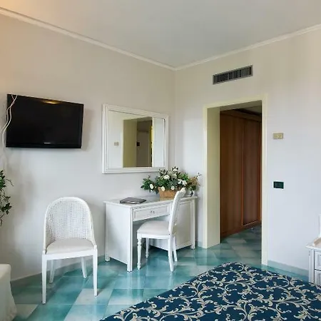 Hermitage & Thermal Hotel 4*